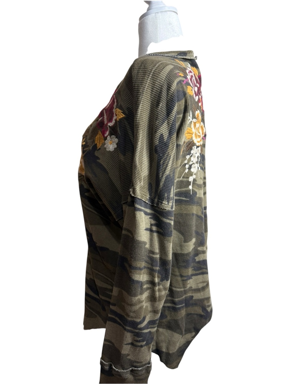Johnny Was Olive Camo Long Sleeve Top size large - Picture 5 of 11